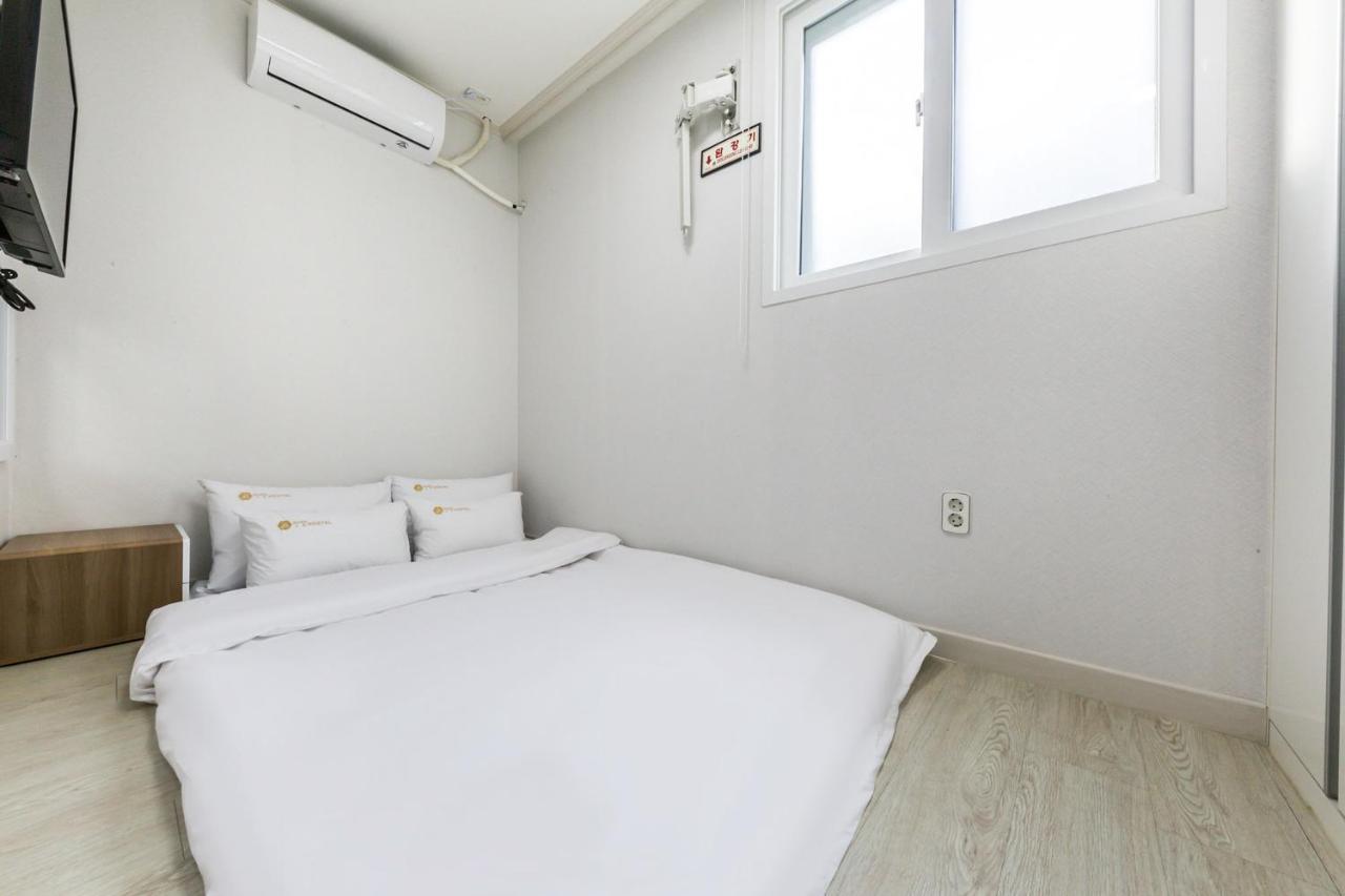 Aparthotel Guro Js *